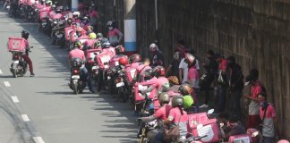 Foodpanda delivery riders protest in front of DOLE office